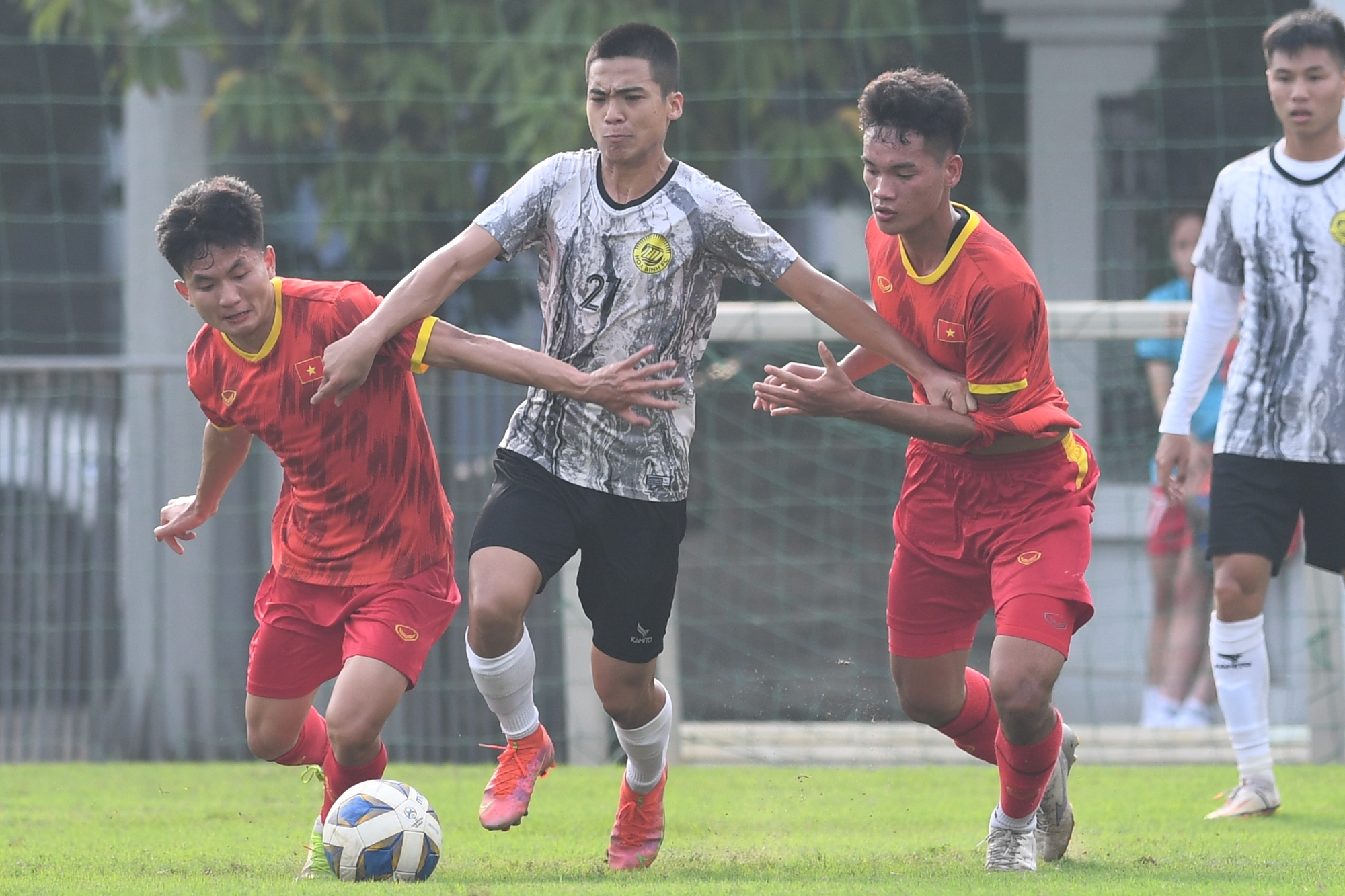 Sao trẻ Hà Nội FC khiến siêu nhân Gia Huy lu mờ, U20 Việt Nam hòa đội Hạng Nhất - Ảnh 6.