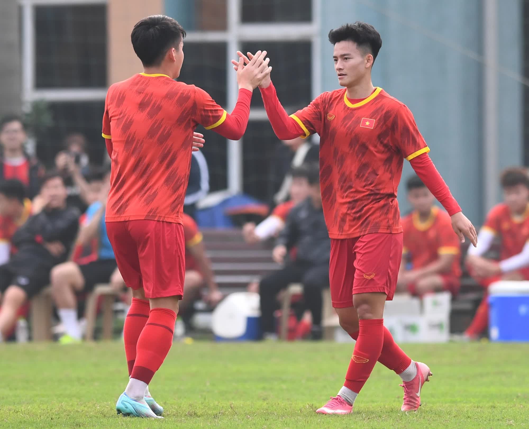Sao trẻ Hà Nội FC khiến siêu nhân Gia Huy lu mờ, U20 Việt Nam hòa đội Hạng Nhất - Ảnh 3.
