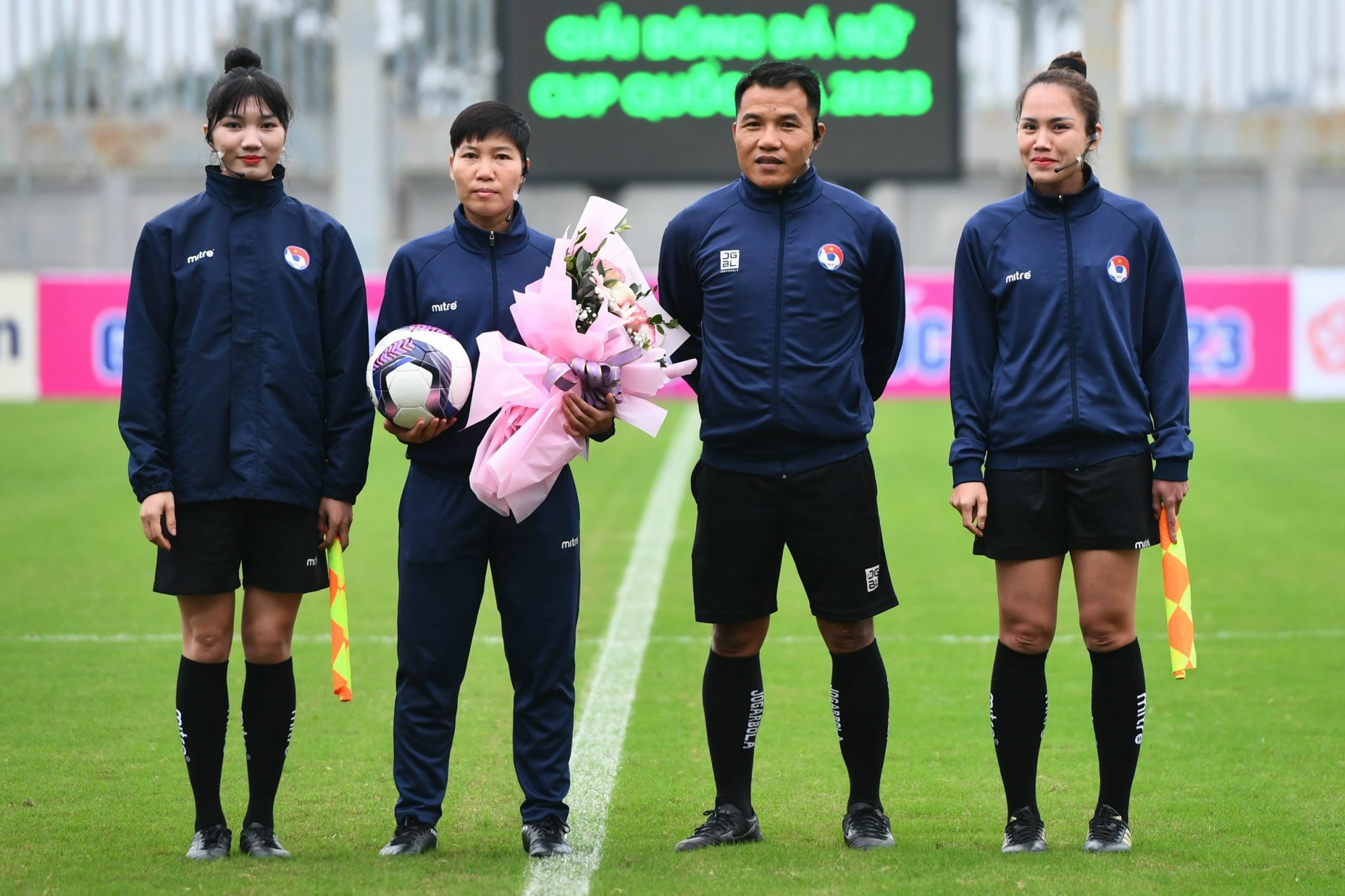 Giải bóng đá nữ Cup quốc gia 2023: TP.HCM thắng đậm Hà Nội II trận mở màn - Ảnh 9.