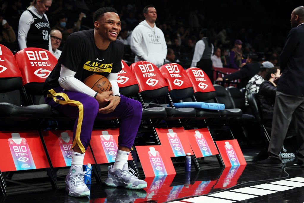 Tương lai vô định của Russell Westbrook hậu &quot;bị đuổi&quot; khỏi Los Angeles Lakers - Ảnh 1.