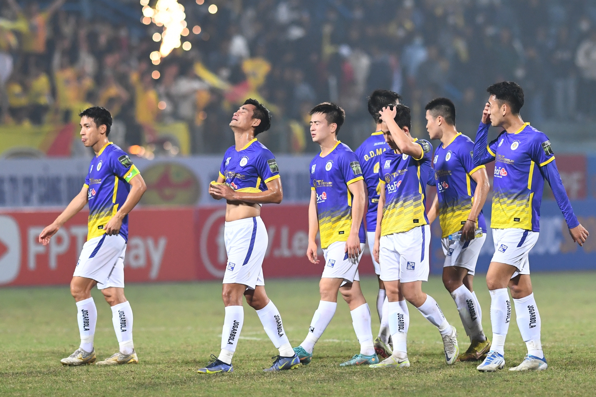 Thanh Hóa FC được thưởng nóng 500 triệu, ăn mừng sau trận hòa Hà Nội FC - Ảnh 7.