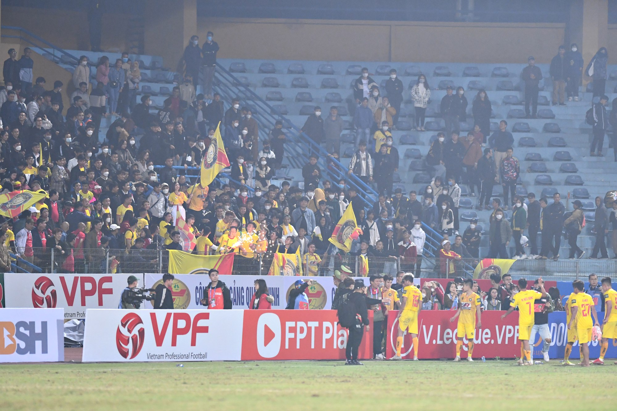 Thanh Hóa FC được thưởng nóng 500 triệu, ăn mừng sau trận hòa Hà Nội FC - Ảnh 6.