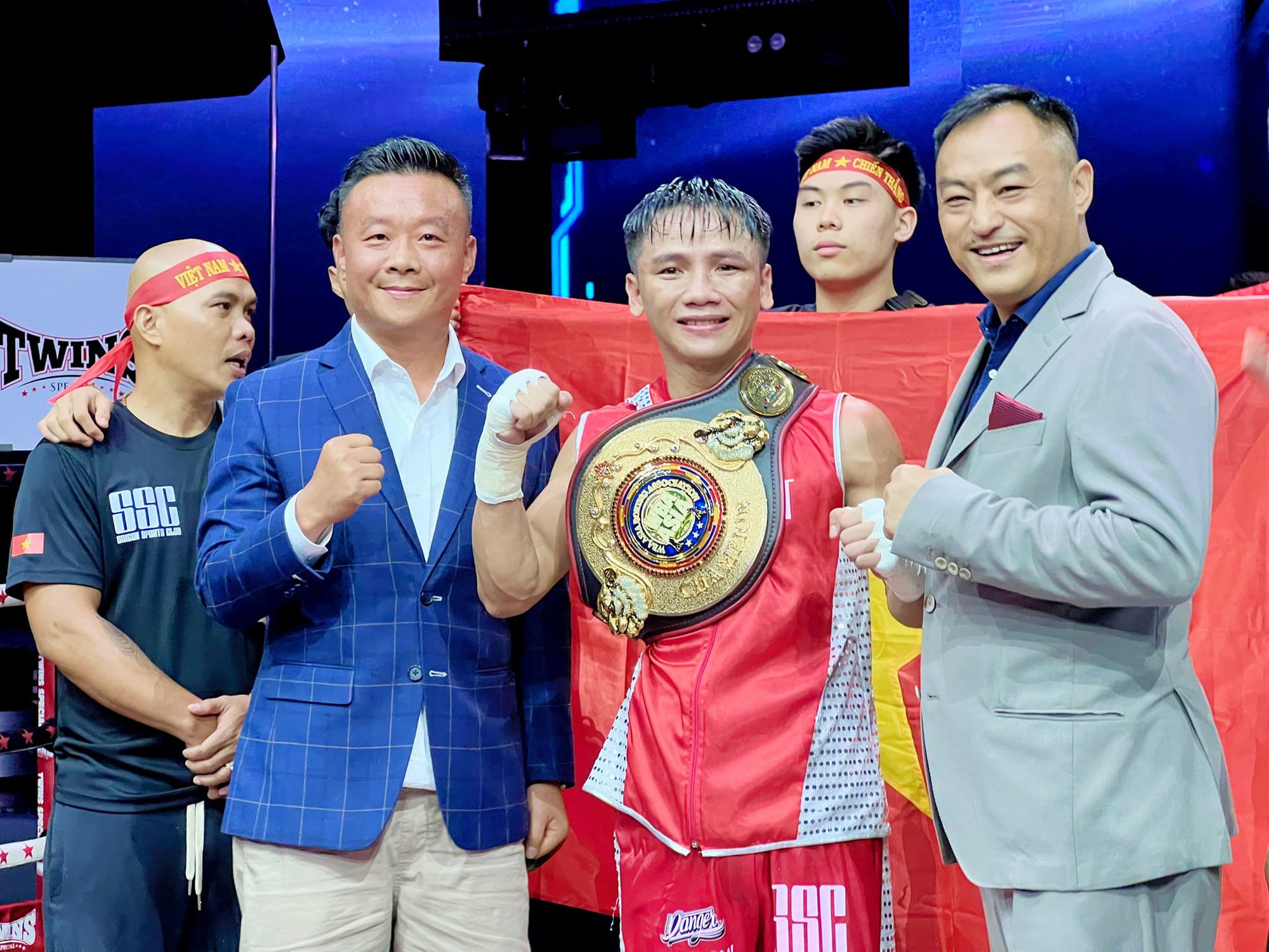 Võ sĩ Lê Hữu Toàn đạt thứ hạng lịch sử trên BXH boxing thế giới - Ảnh 2.