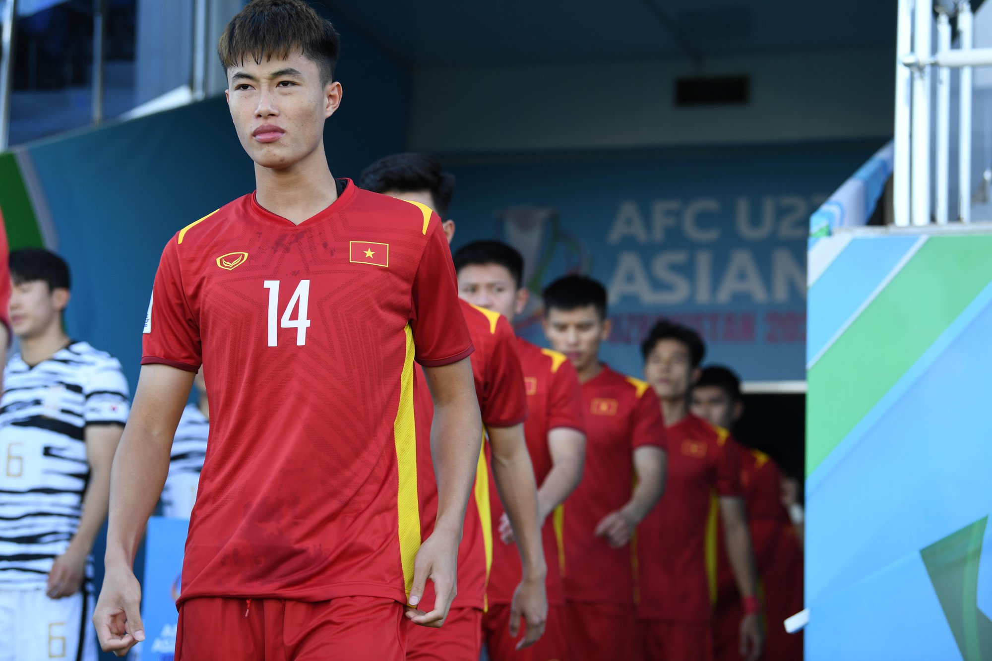 5 gương mặt sáng giá của U20 Việt Nam: 'Nhân tố bí ẩn' được HLV Troussier đích thân chiêu mộ - Ảnh 2.