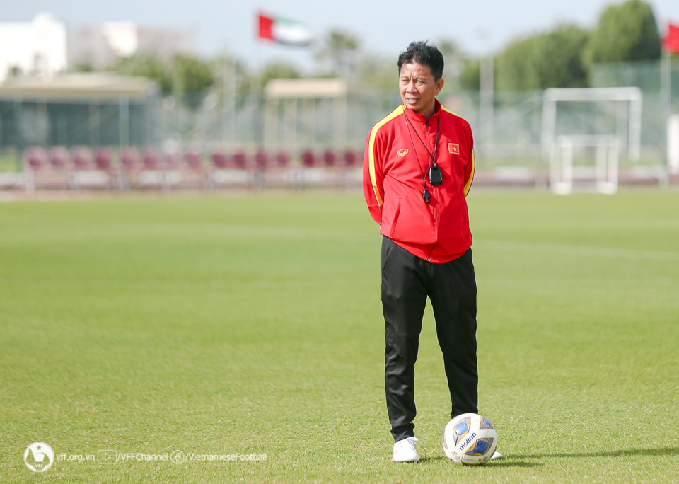 HLV Hoàng Anh Tuấn hài lòng vì đối thủ liên tục phạm lỗi với U20 Việt Nam - Ảnh 1.