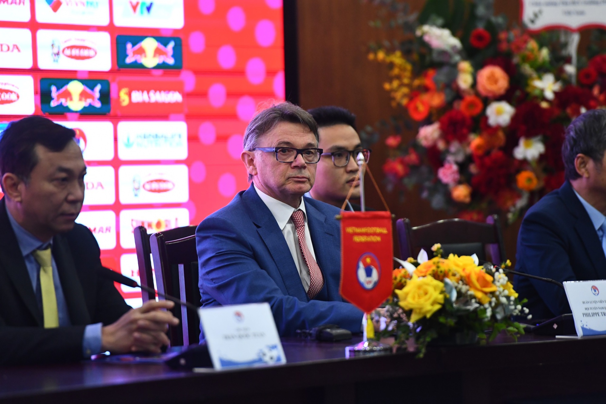HLV Philippe Troussier hướng tới dự World Cup cùng ĐT Việt Nam - Ảnh 2.