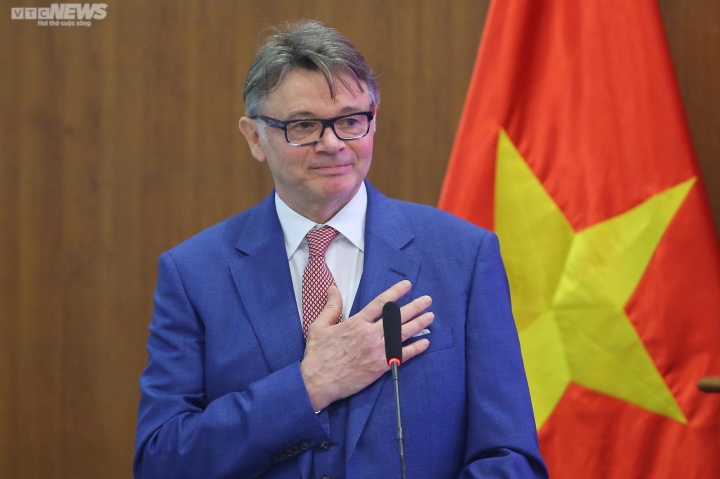 HLV Philippe Troussier trao cơ hội cho Văn Quyết ở đội tuyển Việt Nam? - Ảnh 2.