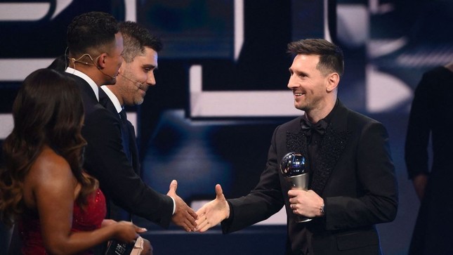 Bất ngờ với lá phiếu của Messi trong cuộc đua FIFA The Best - Ảnh 1.