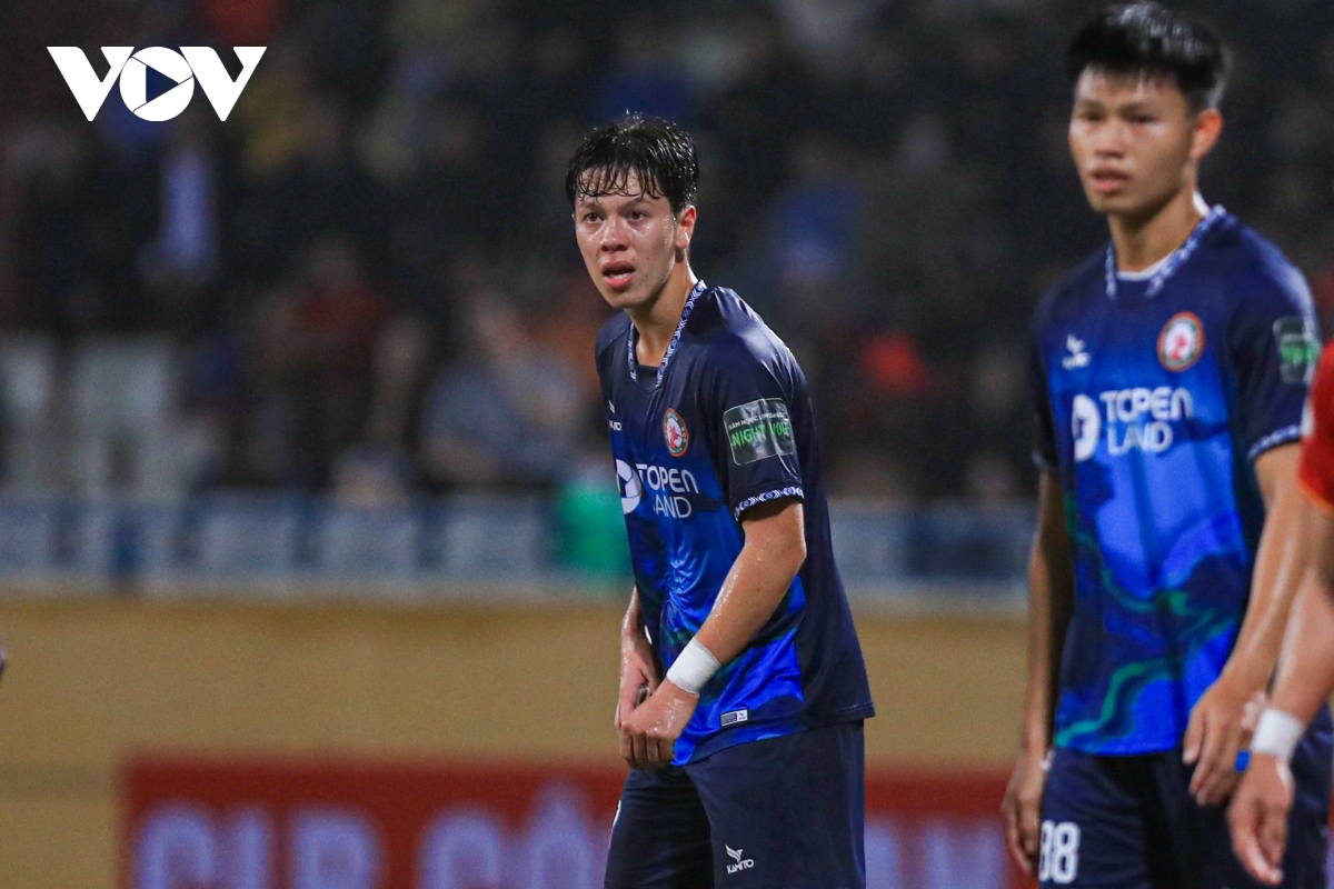 Cầu thủ Việt kiều Viktor Lê gây thất vọng ngày ra mắt V-League - Ảnh 2.