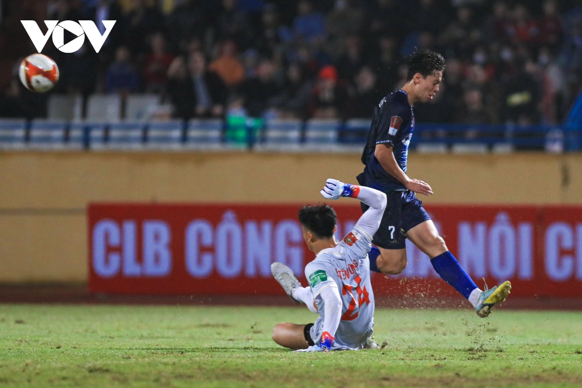 Cầu thủ Việt kiều Viktor Lê gây thất vọng ngày ra mắt V-League - Ảnh 6.