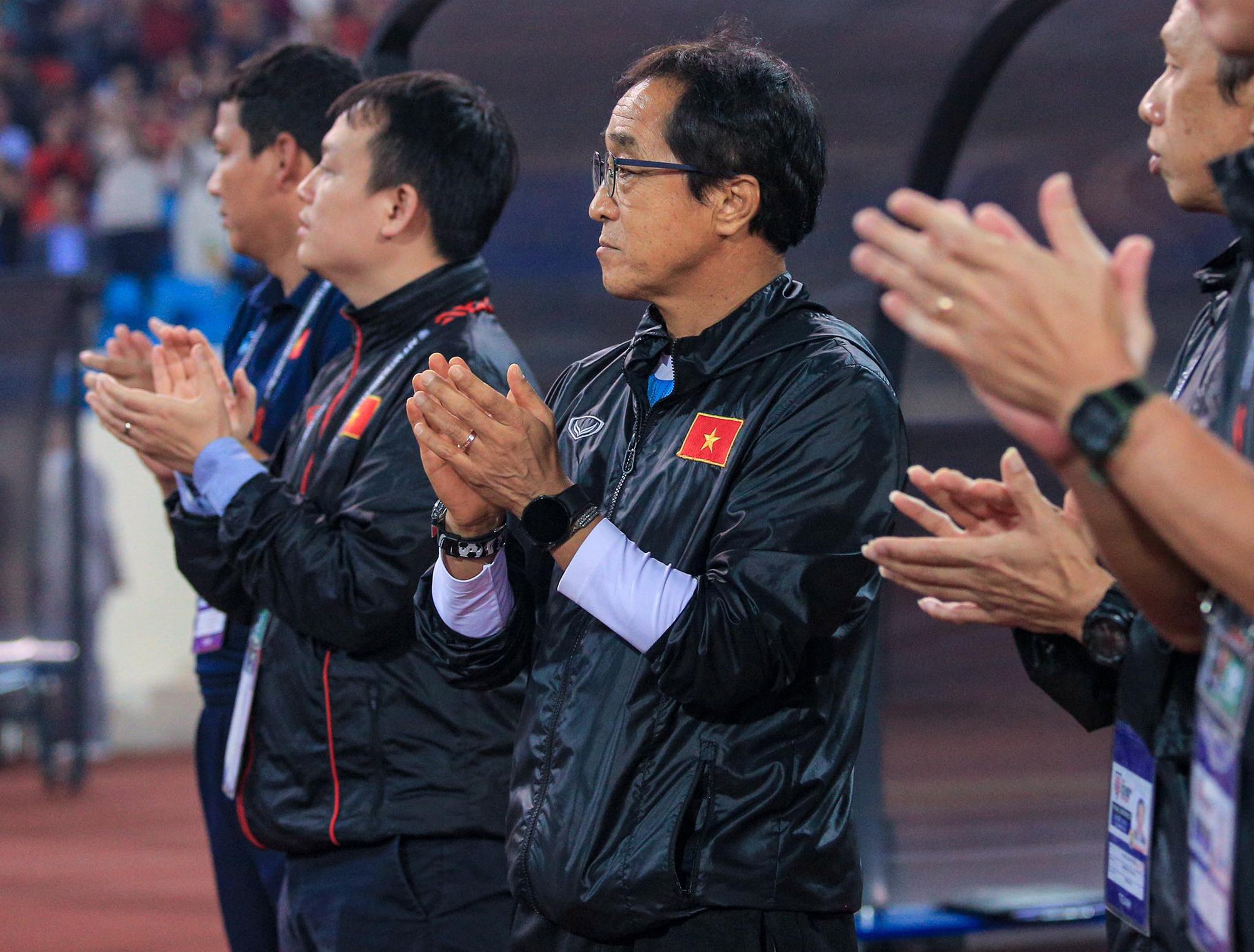 Trợ lý Lee Young-jin chia tay Việt Nam: 'Tim tôi tan vỡ khi cầu thủ bị chấn thương - Ảnh 2.