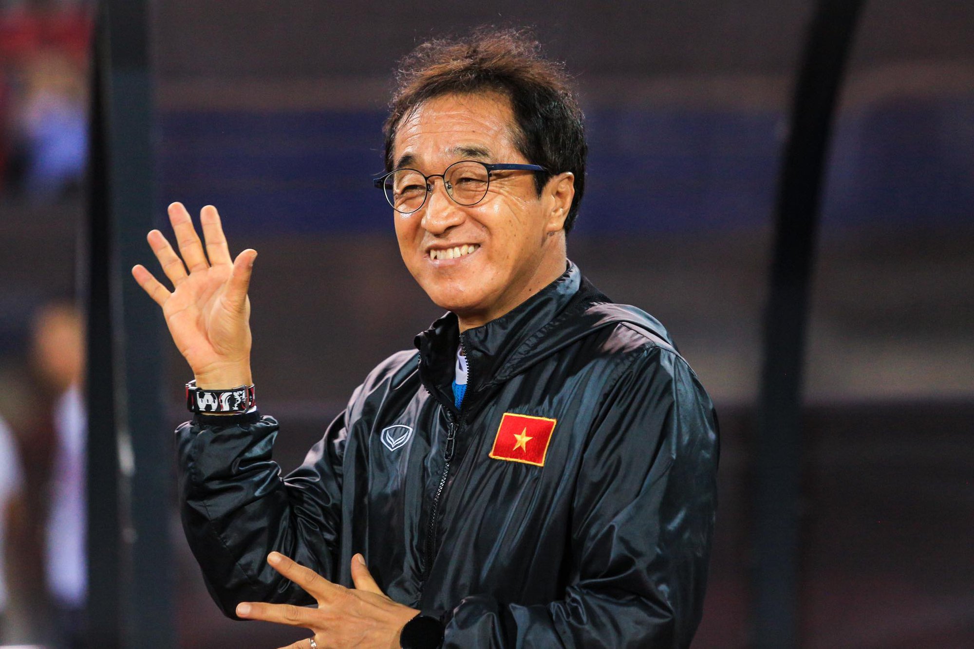 Trợ lý Lee Young-jin chia tay Việt Nam: 'Tim tôi tan vỡ khi cầu thủ bị chấn thương - Ảnh 1.