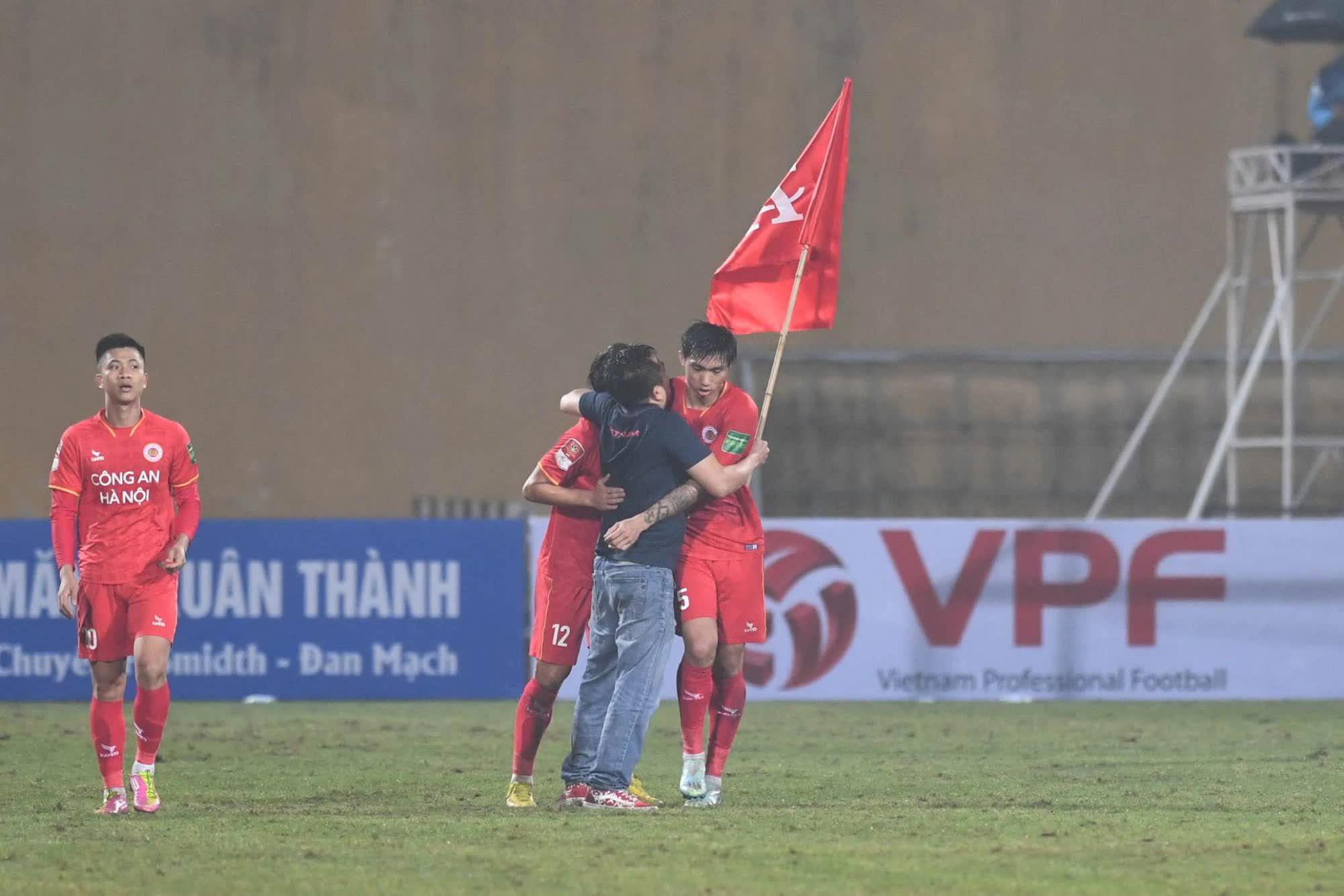 Chùm ảnh: CLB CAHN đại thắng trước Bình Định trong ngày trở lại V.League - Ảnh 6.