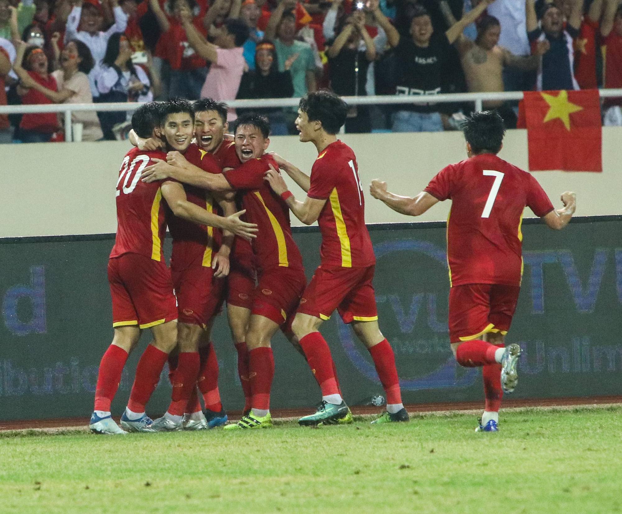 SEA Games 32 chốt độ tuổi bóng đá nam: Tiến Linh, Quang Hải vẫn còn cơ hội - Ảnh 2.