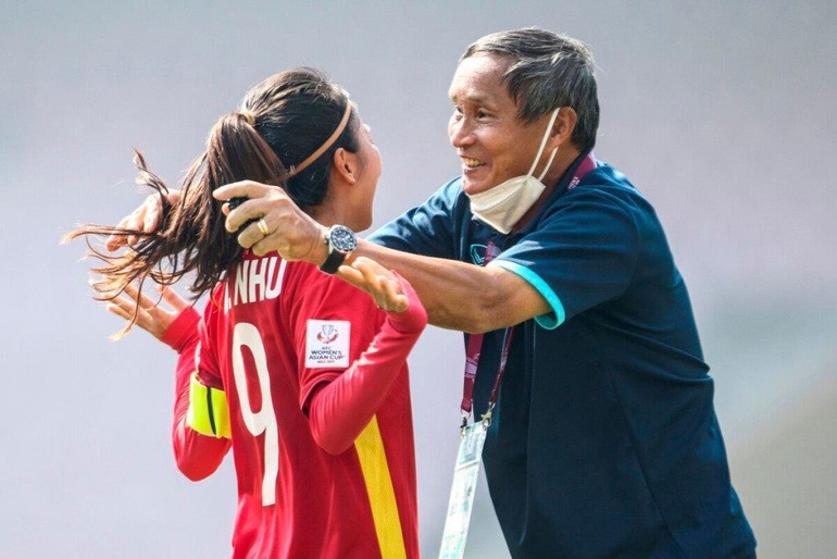 HLV Mai Đức Chung: 'Huỳnh Như là tấm gương sáng cho bóng đá nữ Việt Nam' - Ảnh 1.