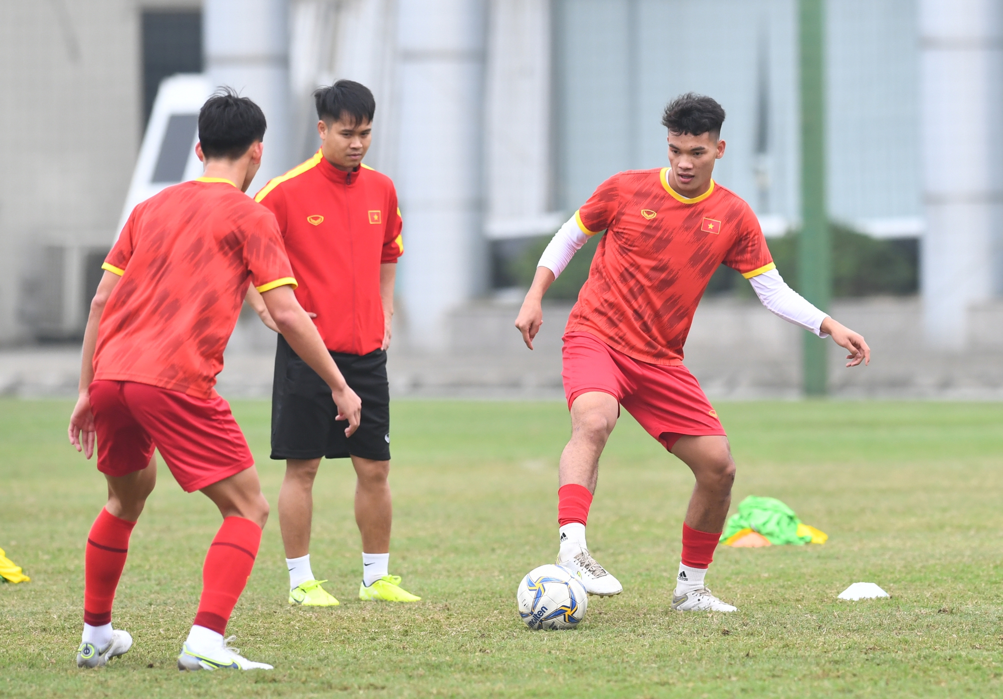 U20 Việt Nam chờ sao V.League, tập trung nhồi thể lực cho giải châu Á - Ảnh 6.