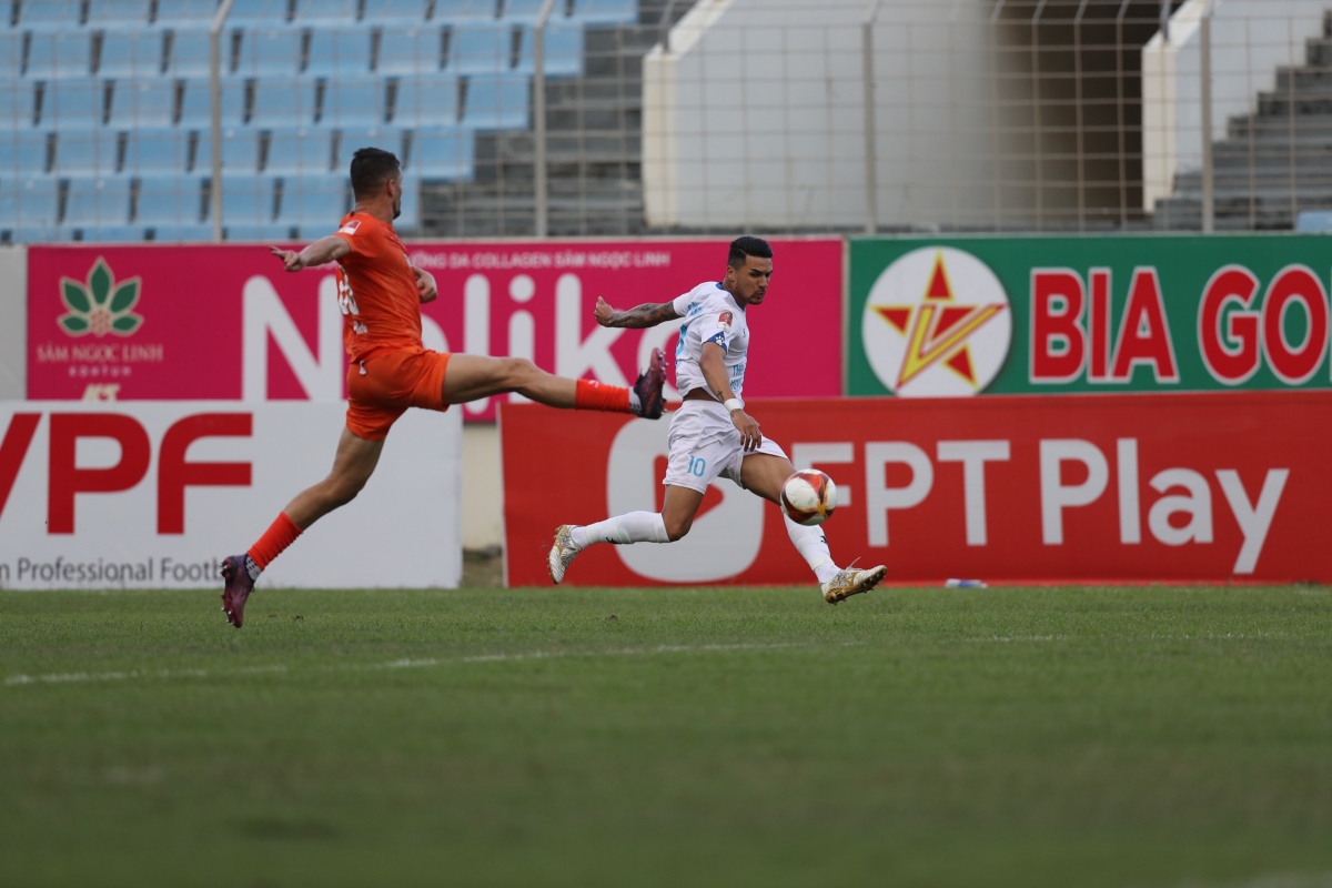 Nam Định tạm thời vươn lên dẫn đầu V-League 2023 - Ảnh 5.