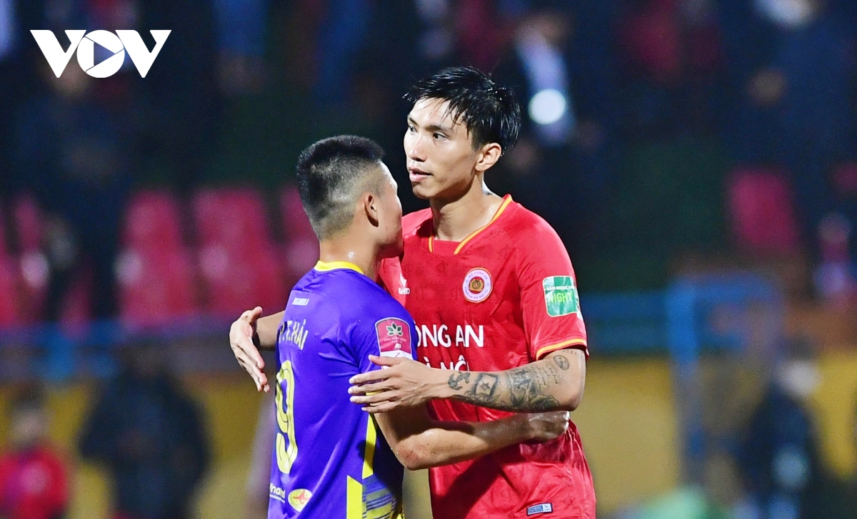 Văn Hậu thi đấu “không nương chân” với các đồng đội cũ ở Hà Nội FC - Ảnh 13.