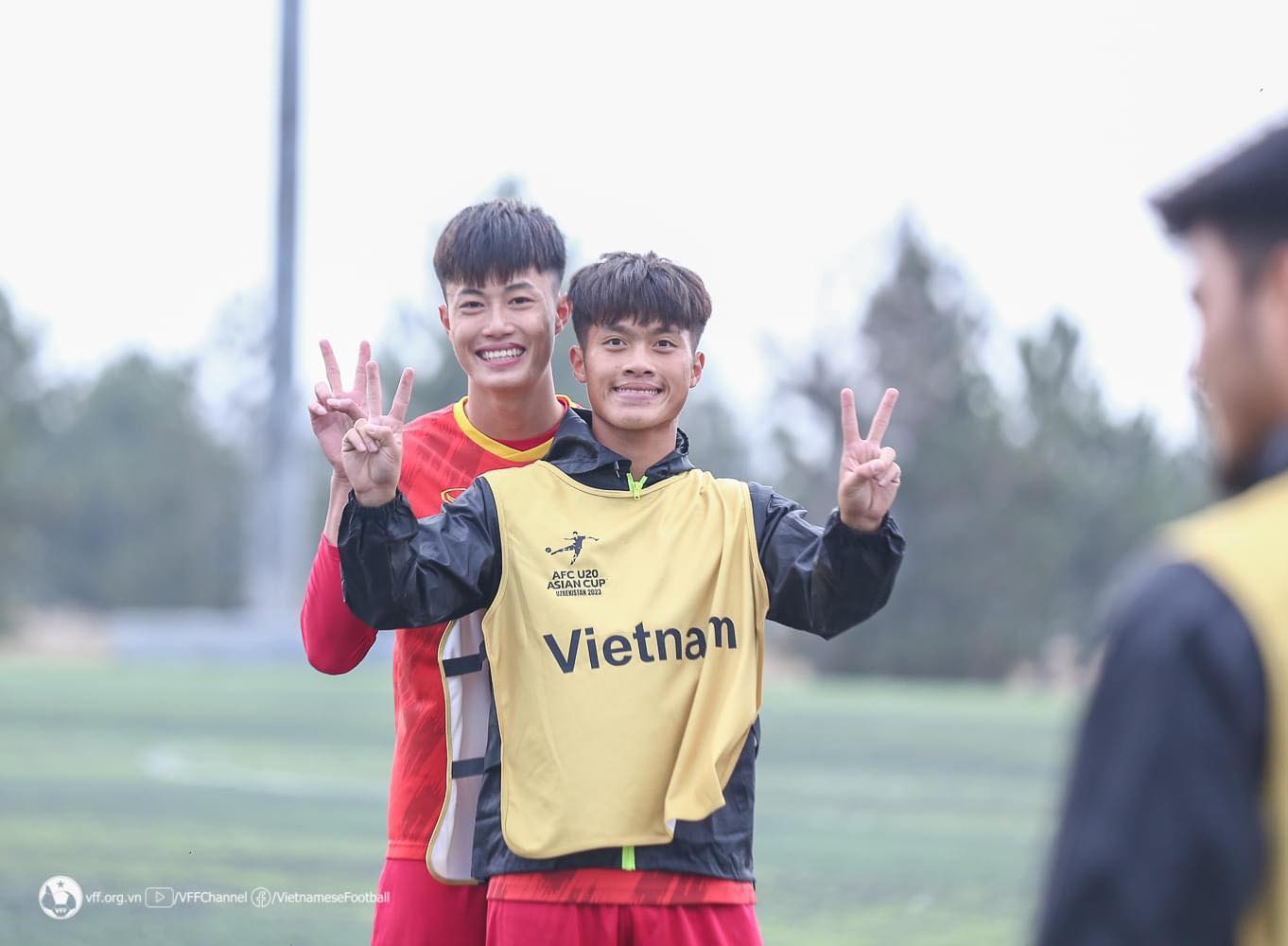 Lý do 5 cầu thủ U20 Việt Nam lỡ hẹn với HLV Philippe Troussier  - Ảnh 1.