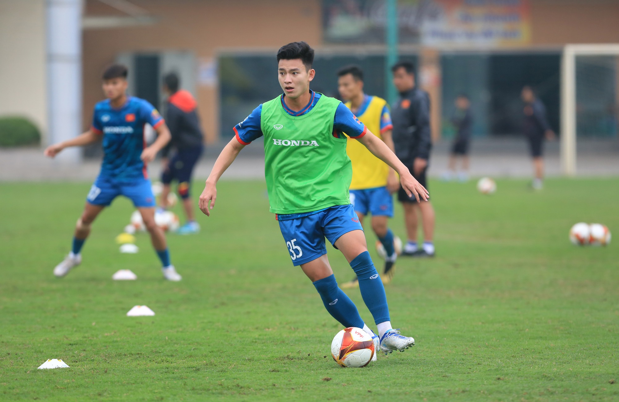 U23 Việt Nam giao hữu với CLB V.League trước khi tham dự giải quốc tế Doha Cup - Ảnh 1.