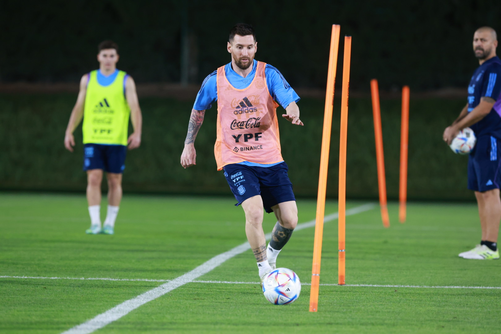 U23 Việt Nam sử dụng sân mà Messi cùng Argentina từng tập luyện tại World Cup 2022 - Ảnh 1.