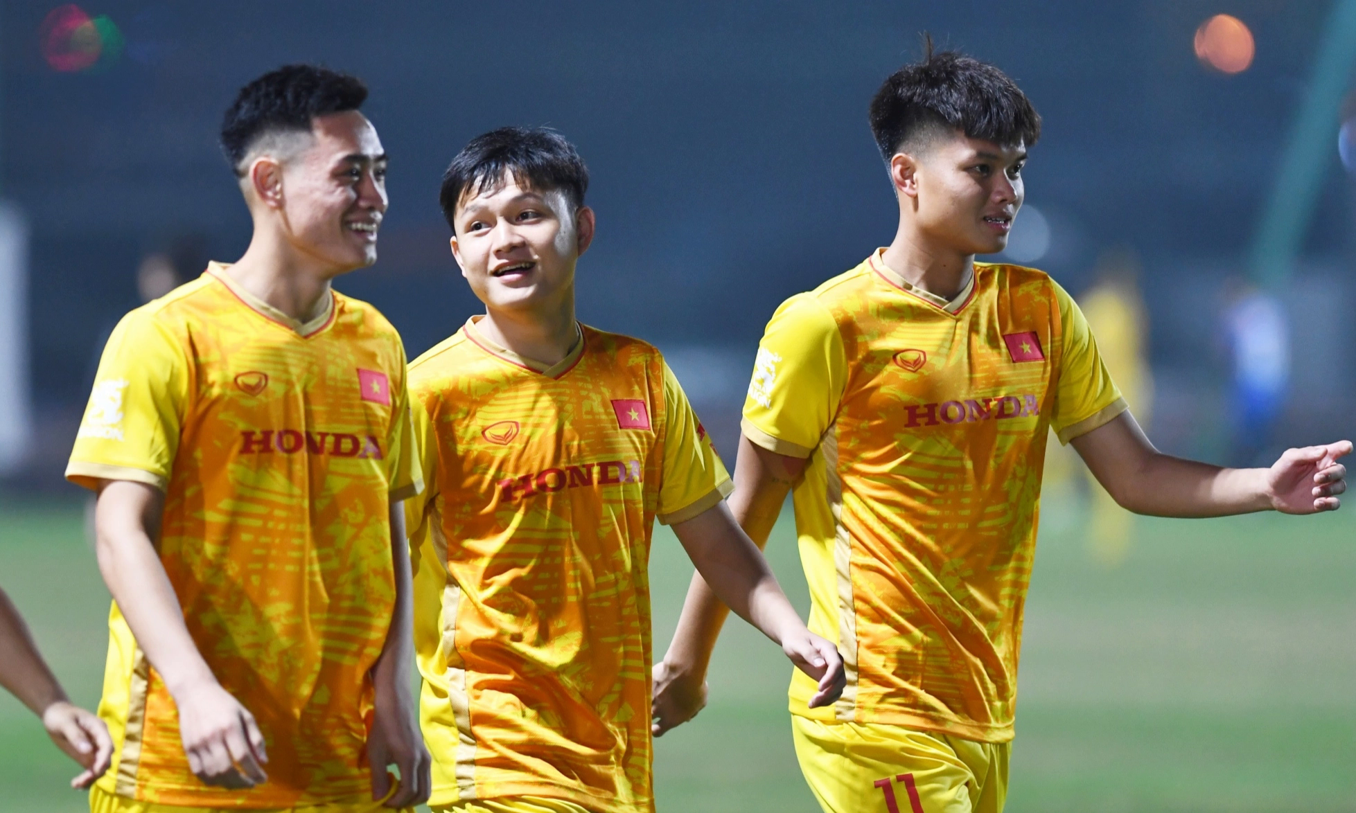 Tiền đạo U23 Việt Nam: 'Cầu thủ trẻ có cơ hội tại SEA Games 32' - Ảnh 1.