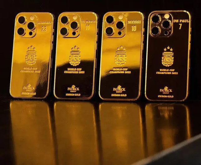Messi bỏ ra 5 tỷ đồng mua iPhone dát vàng tặng các đồng đội - Ảnh 2.