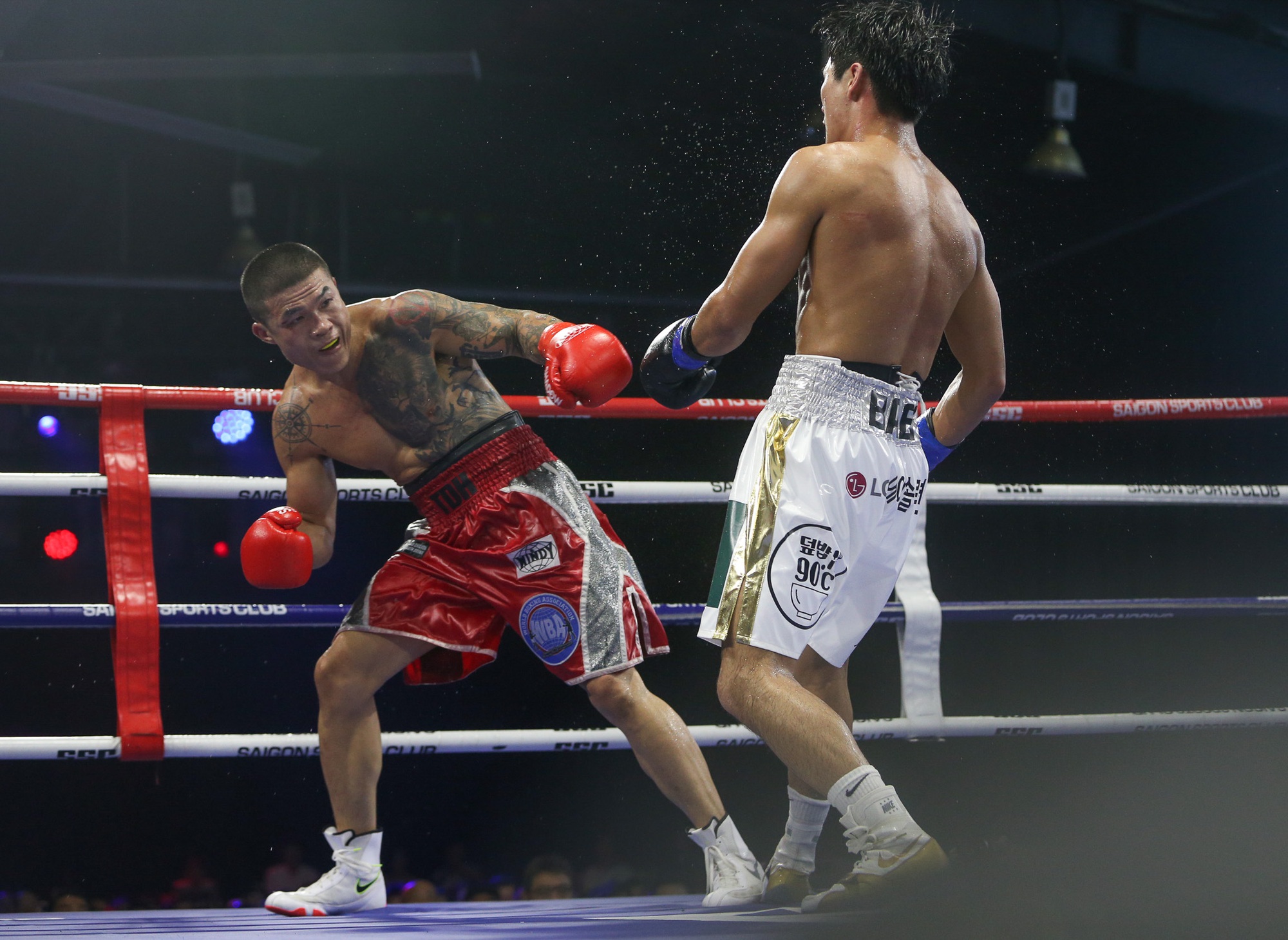 “Nam Vương” Trương Đình Hoàng thành công bảo vệ  đai WBA châu Á - Ảnh 3.