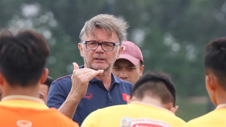 HLV Troussier điều chỉnh lối chơi, U23 Việt Nam quyết thắng U23 Kyrgyzstan - Ảnh 1.