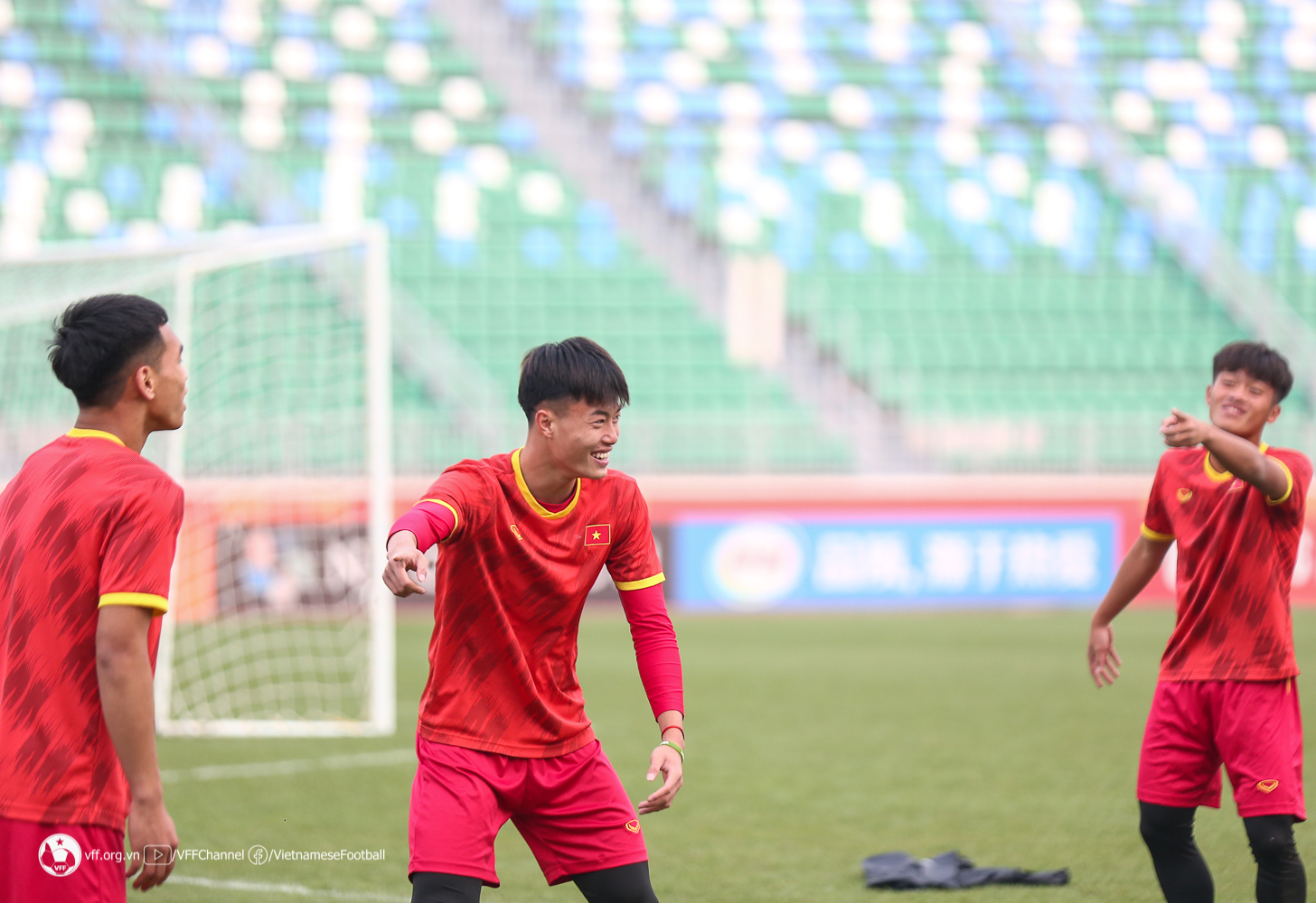 Một cầu thủ U20 Việt Nam phải tập riêng trước trận đấu gặp U20 Iran - Ảnh 2.