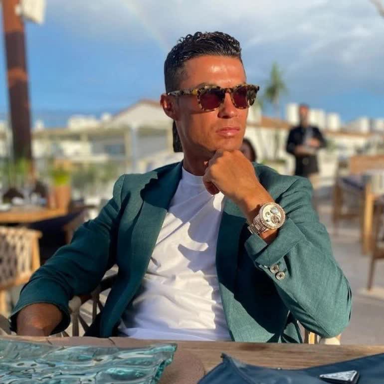 3 sao thể thao sở hữu đồng hồ đắt đỏ nhất: Ronaldo có đồ triệu đô vẫn thua xa người dẫn đầu - Ảnh 1.