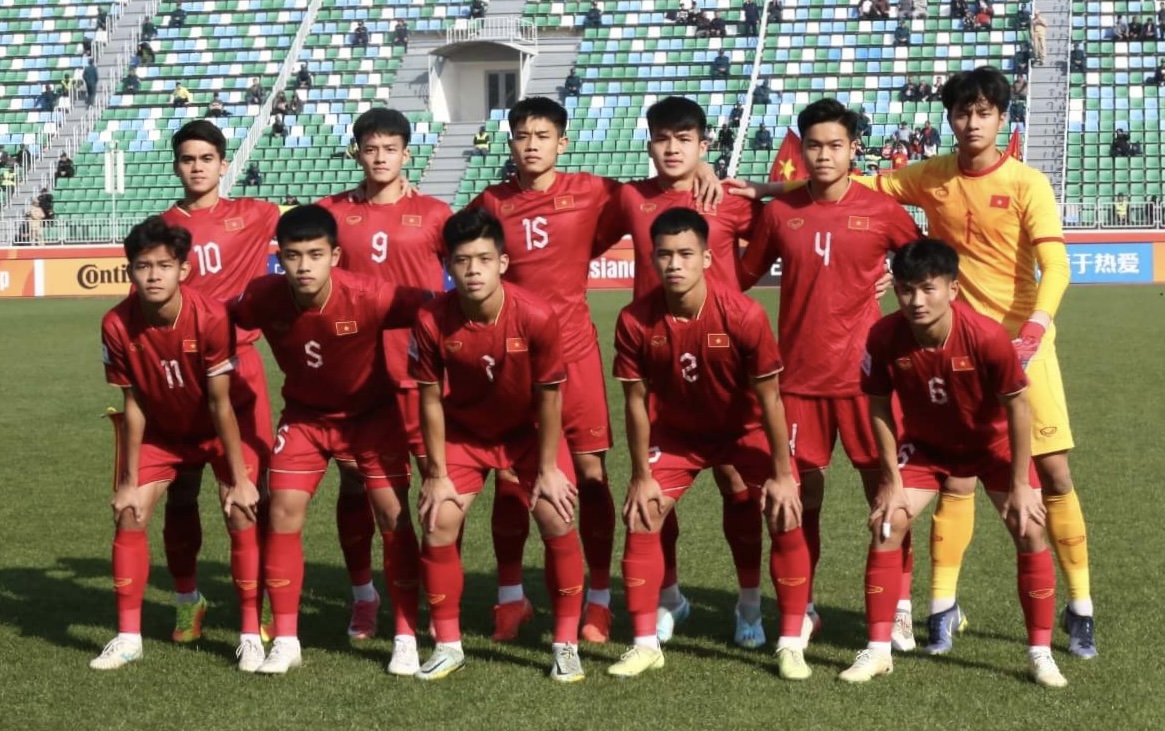 HLV Hoàng Anh Tuấn xin lỗi người hâm mộ về trận thua của U20 Việt Nam - Ảnh 1.