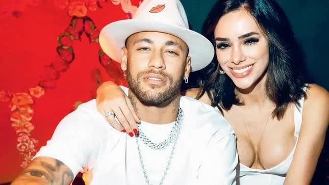 Cuộc sống trong mơ của Neymar và bạn gái nóng bỏng: Tài sản nghìn tỉ, du lịch sang chảnh, nhà ở không hết - Ảnh 1.