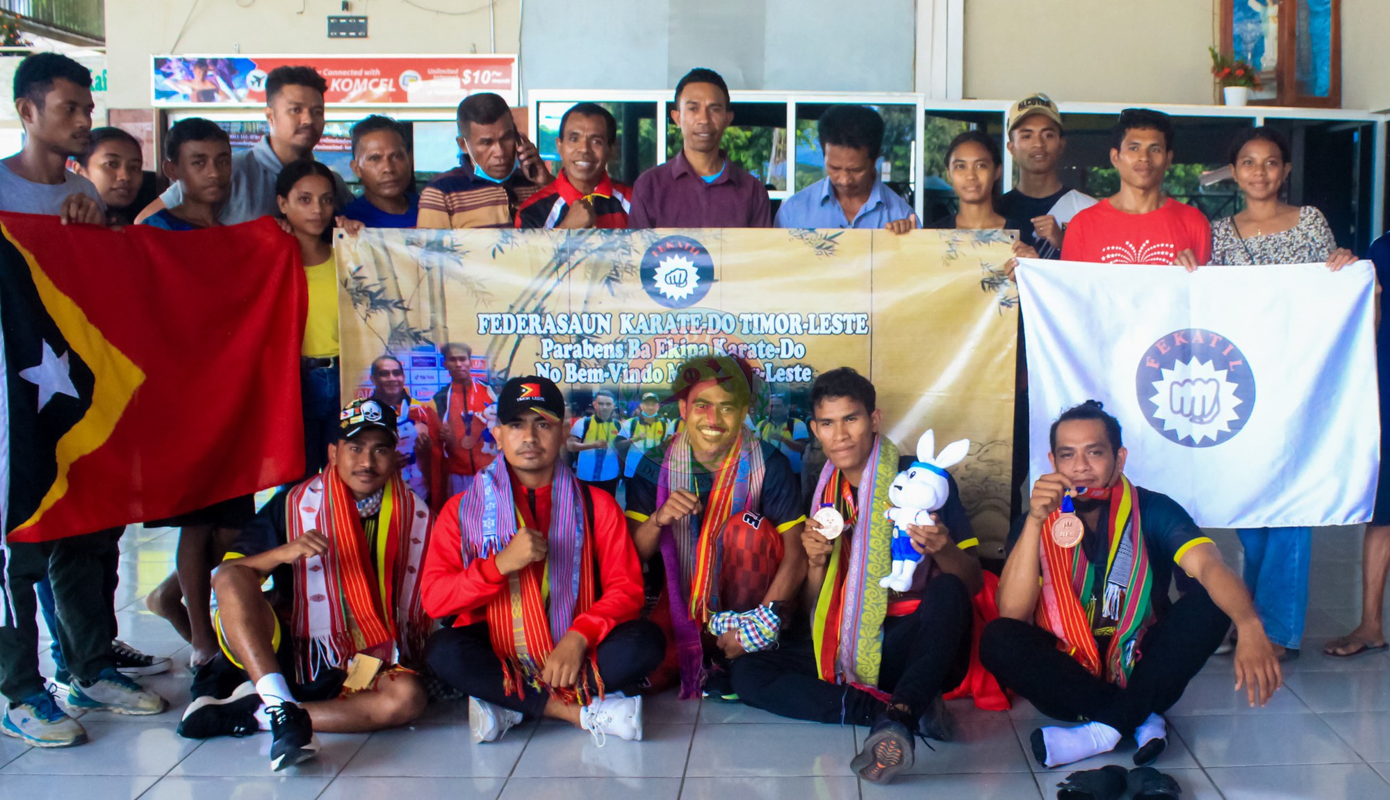 VĐV Timor Leste được chào đón như người hùng sau khi giành HCĐ SEA Games, HLV cảm thán: 'Thật tự hào' - Ảnh 2.