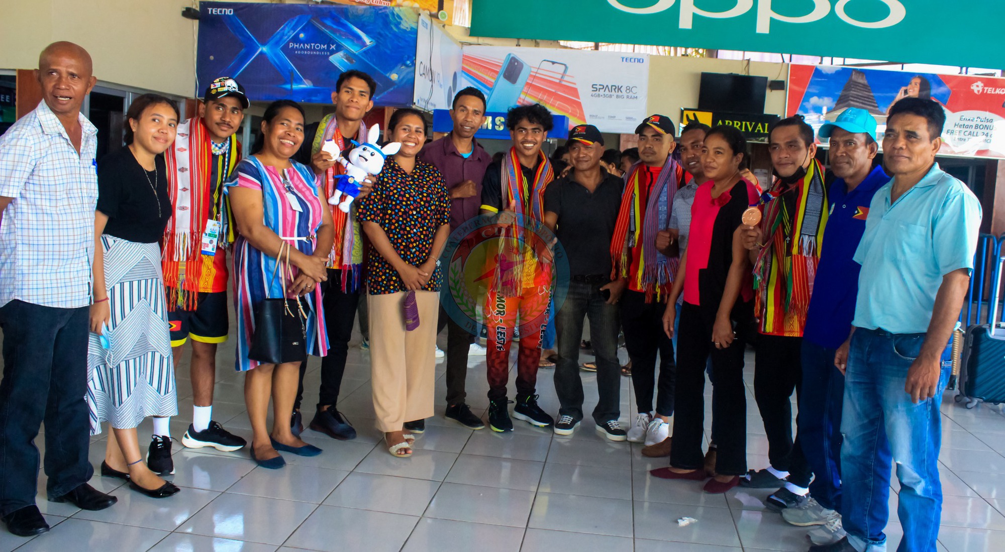 VĐV Timor Leste được chào đón như người hùng sau khi giành HCĐ SEA Games, HLV cảm thán: 'Thật tự hào' - Ảnh 1.