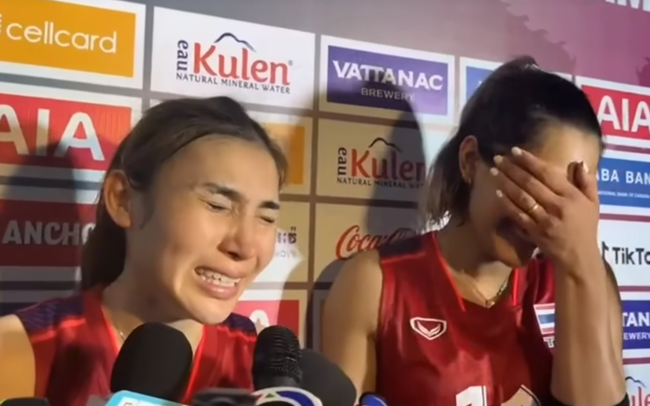 Nữ VĐV bóng chuyền Thái Lan khóc ròng sau trận chung kết SEA Games, ngỡ ngàng vì tuyển Việt Nam chơi quá tốt - Ảnh 1.