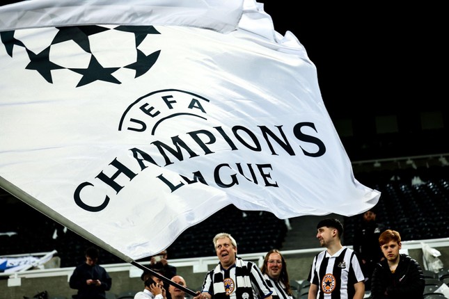 Newcastle giành vé dự Champions League sau 20 năm - Ảnh 2.