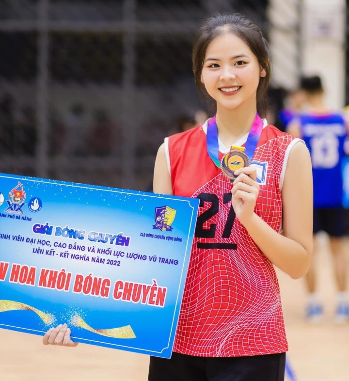 Hot girl bóng chuyền vào chung khảo Hoa hậu thế giới Việt Nam 2023 - Ảnh 7.