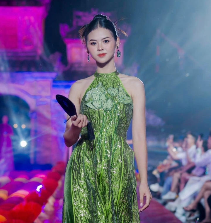Hot girl bóng chuyền vào chung khảo Hoa hậu thế giới Việt Nam 2023 - Ảnh 1.