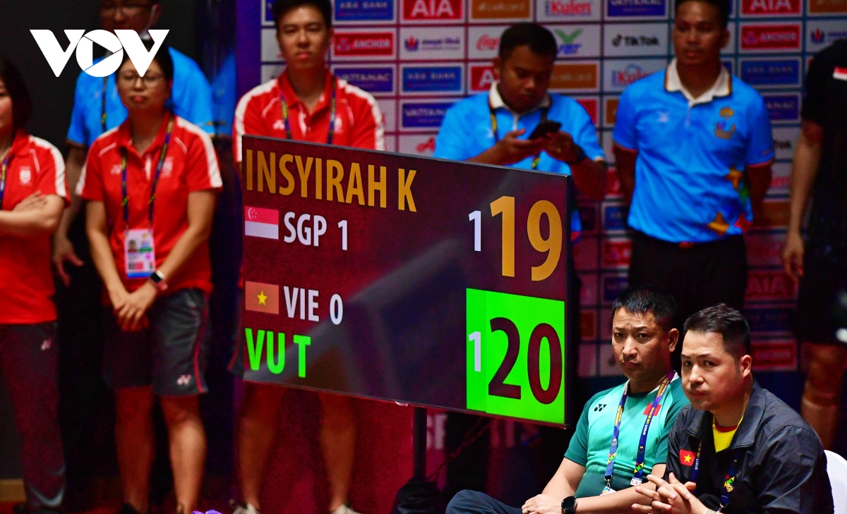 Vũ Thị Trang thua đầy tiếc nuối trước đối thủ Singapore ở SEA Games 32 - Ảnh 7.