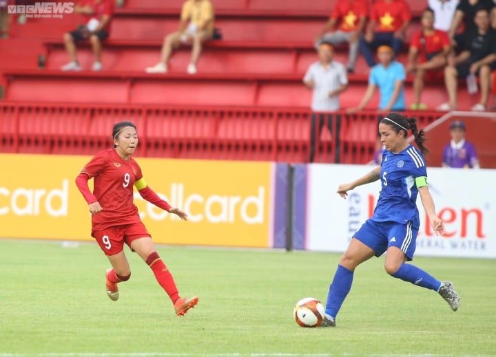Thắng tuyển bóng đá nữ Việt Nam, cầu thủ Philippines vẫn khóc hết nước mắt - Ảnh 1.