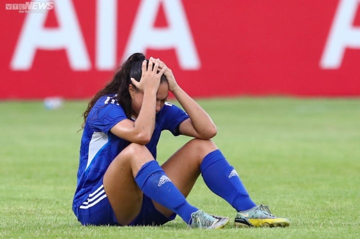 Thắng tuyển bóng đá nữ Việt Nam, cầu thủ Philippines vẫn khóc hết nước mắt - Ảnh 7.