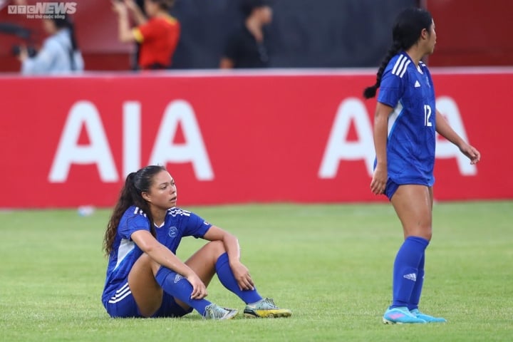 Thắng tuyển bóng đá nữ Việt Nam, cầu thủ Philippines vẫn khóc hết nước mắt - Ảnh 8.