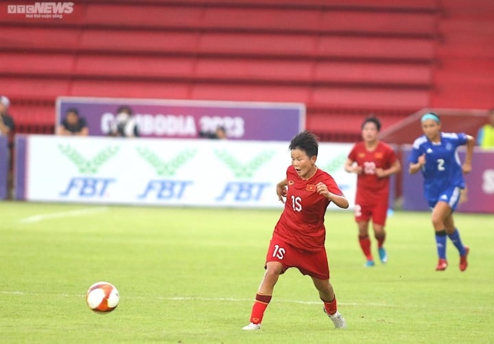 Thắng tuyển bóng đá nữ Việt Nam, cầu thủ Philippines vẫn khóc hết nước mắt - Ảnh 5.