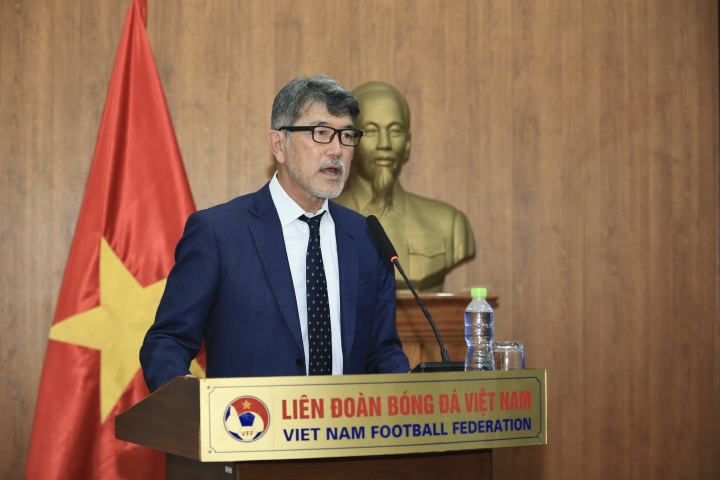 Tân Giám đốc kỹ thuật VFF: 'Mong giúp tuyển Việt Nam dự World Cup 2026, 2030' - Ảnh 1.