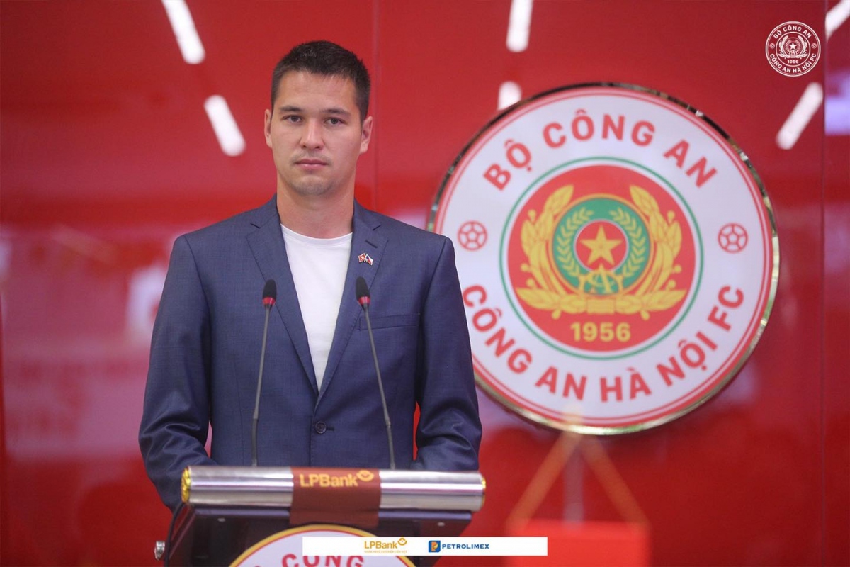 Filip Nguyễn chính thức ra mắt CLB CAHN - Ảnh 1.