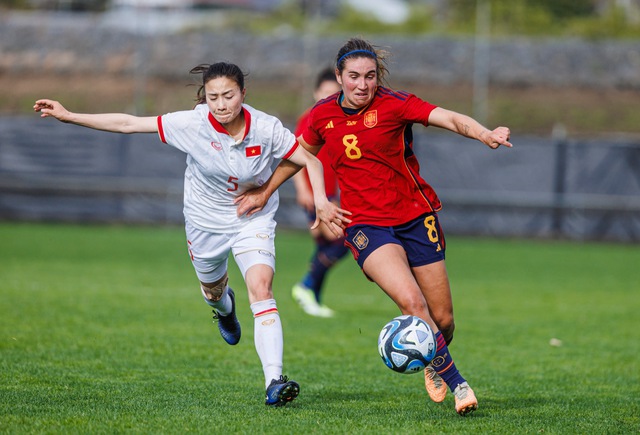 Đội tuyển nữ Việt Nam thua 0-9 ĐT nữ Tây Ban Nha: Bài học quý giá trước khi bước vào World Cup - Ảnh 3.