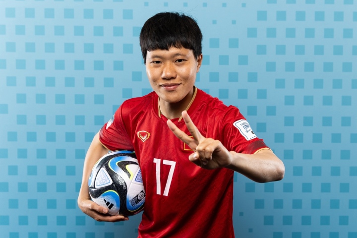 Ngắm Thanh Nhã, Hoàng Loan 'đốn tim' dân mạng trên bộ ảnh cực xinh của FIFA - Ảnh 4.