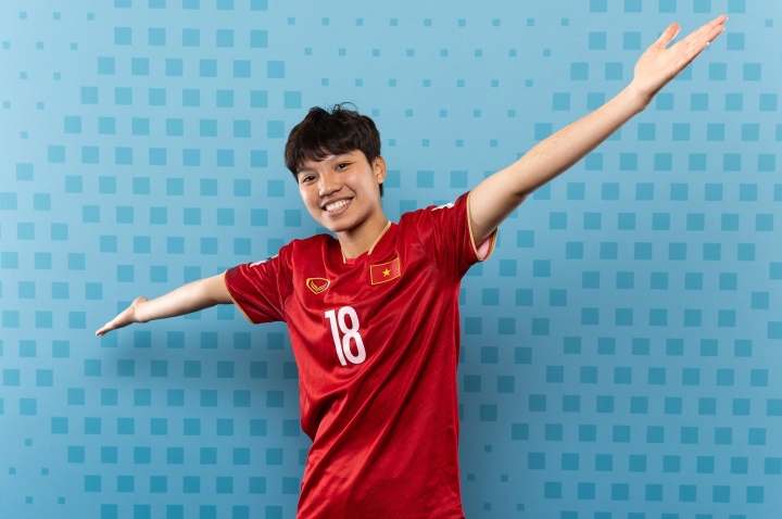 Ngắm Thanh Nhã, Hoàng Loan 'đốn tim' dân mạng trên bộ ảnh cực xinh của FIFA - Ảnh 1.