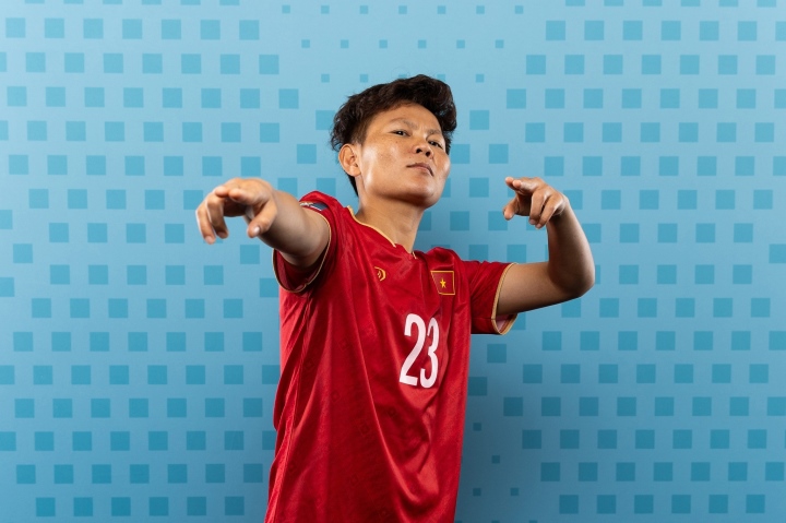 Ngắm Thanh Nhã, Hoàng Loan 'đốn tim' dân mạng trên bộ ảnh cực xinh của FIFA - Ảnh 2.